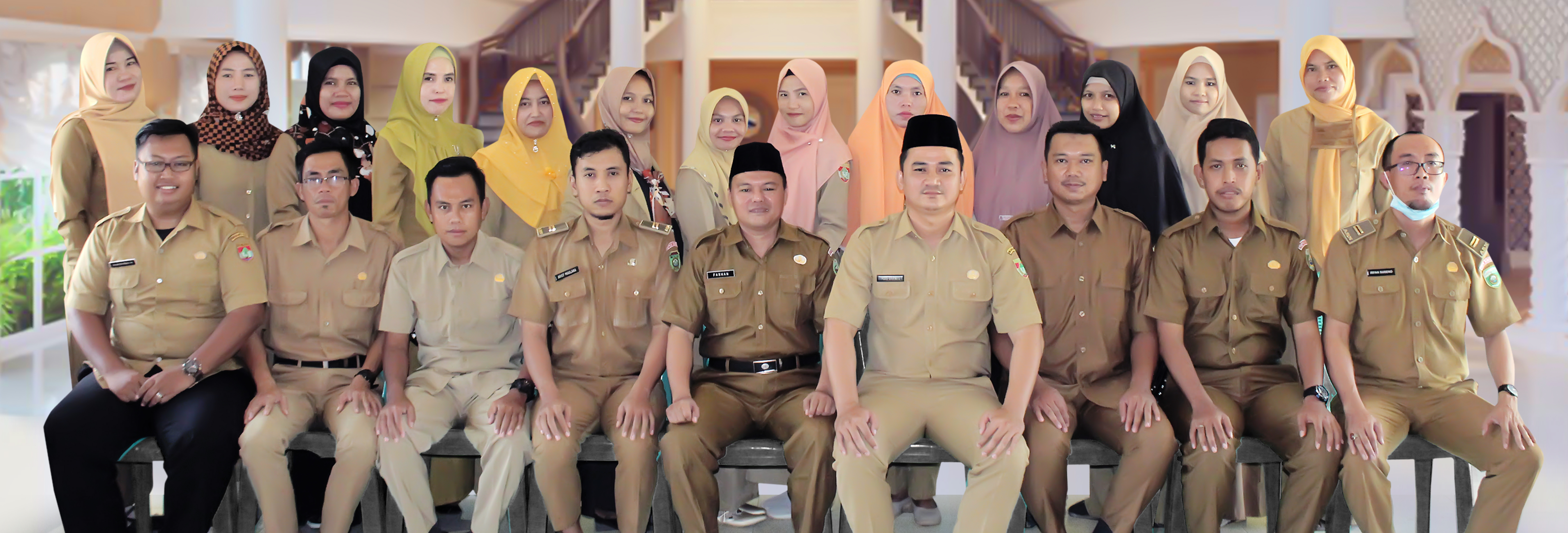 DEWAN GURU & STAF